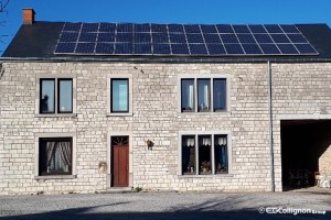 Installation 42 panneaux photovoltaïques Axitec Cerfontaine Namur